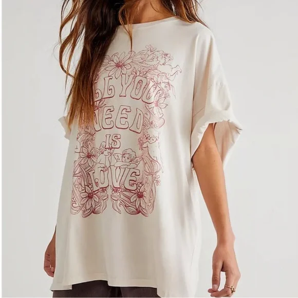 DAYDREAMER | All You Need Is Love Tee | OS - Picture 13 of 13